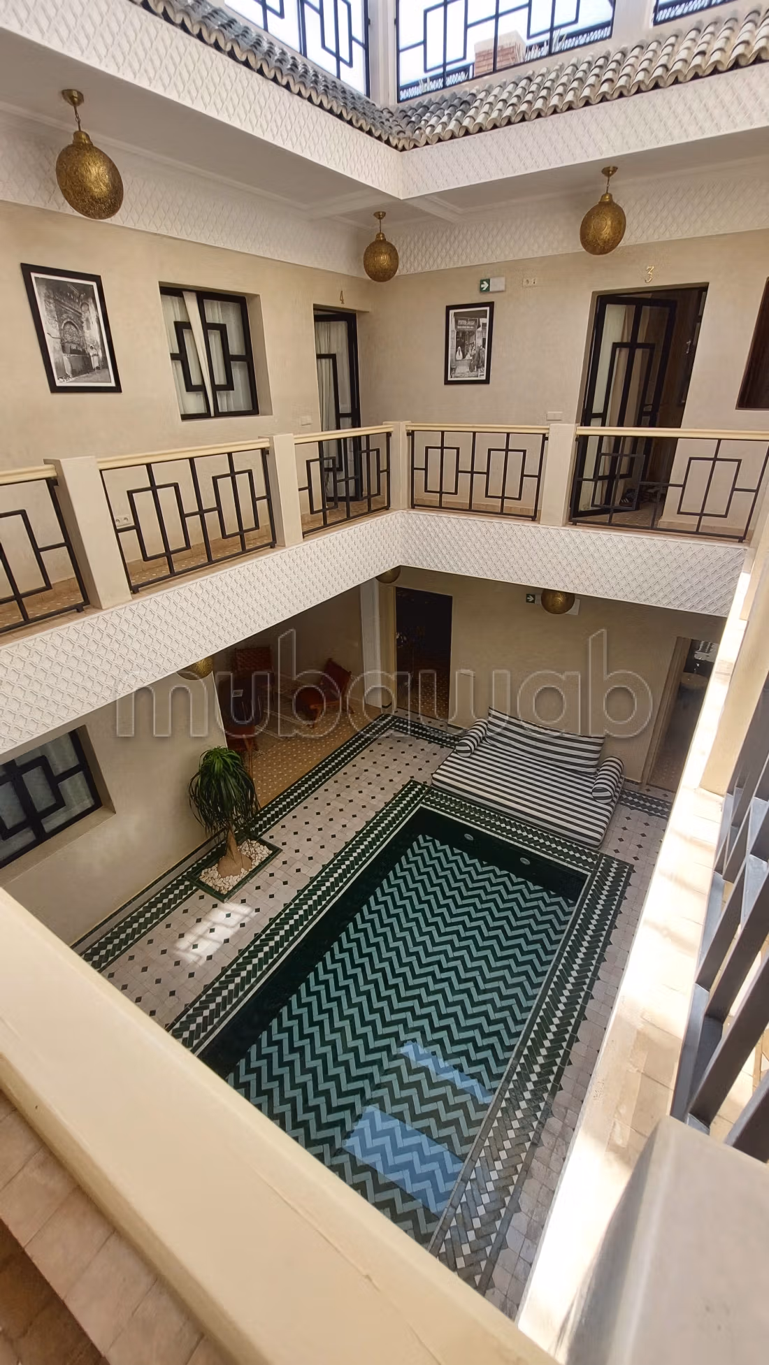 Luxueuze riad te koop in Babdoukala. 7 mooie kamers