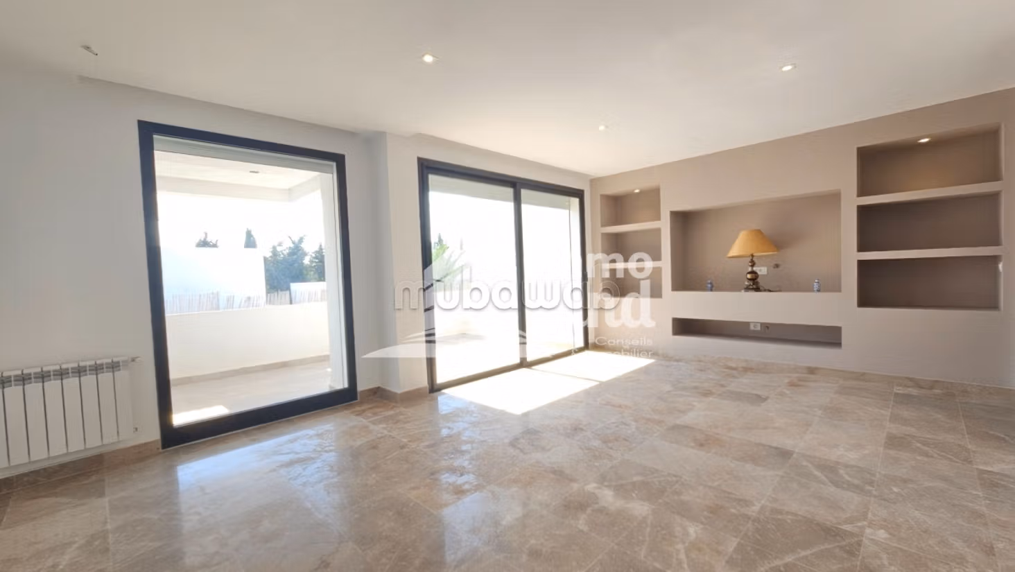 In vendita Villa su 2 livelli a La Soukra
