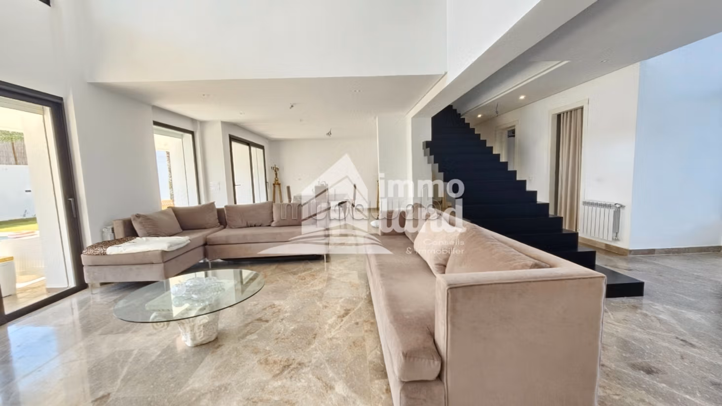 In vendita Villa su 2 livelli a La Soukra