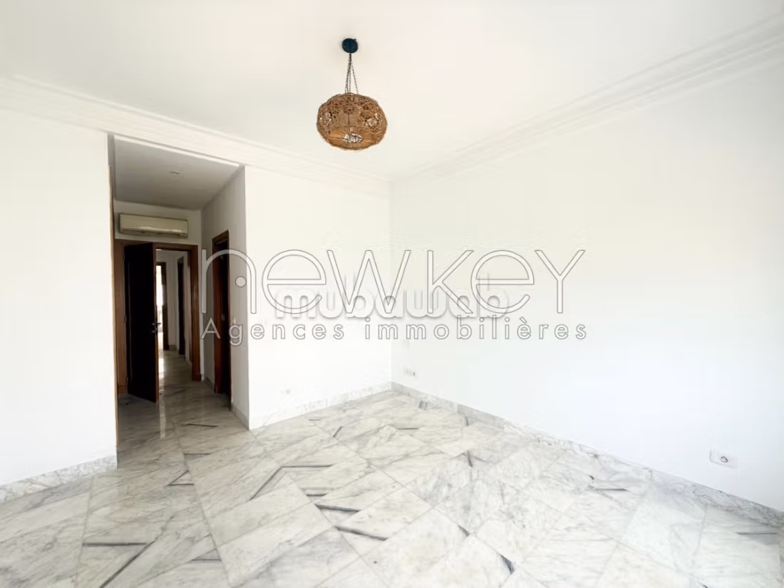 Appartement S2 vide à louer aux berges du lac2