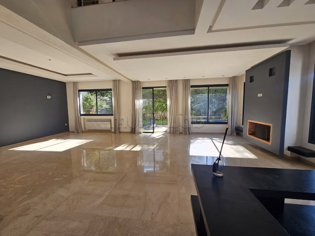 Villa for rent in Ain Diab for 35000 dirhams