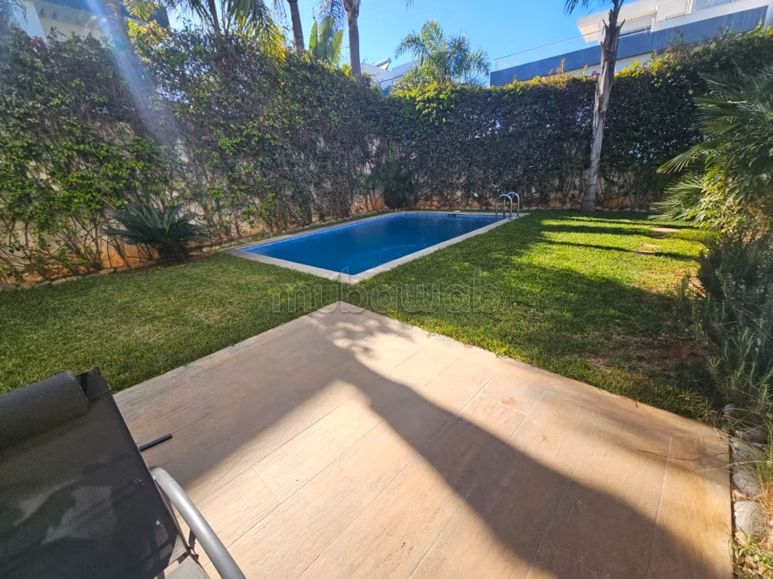 Villa for rent in Ain Diab for 35000 dirhams