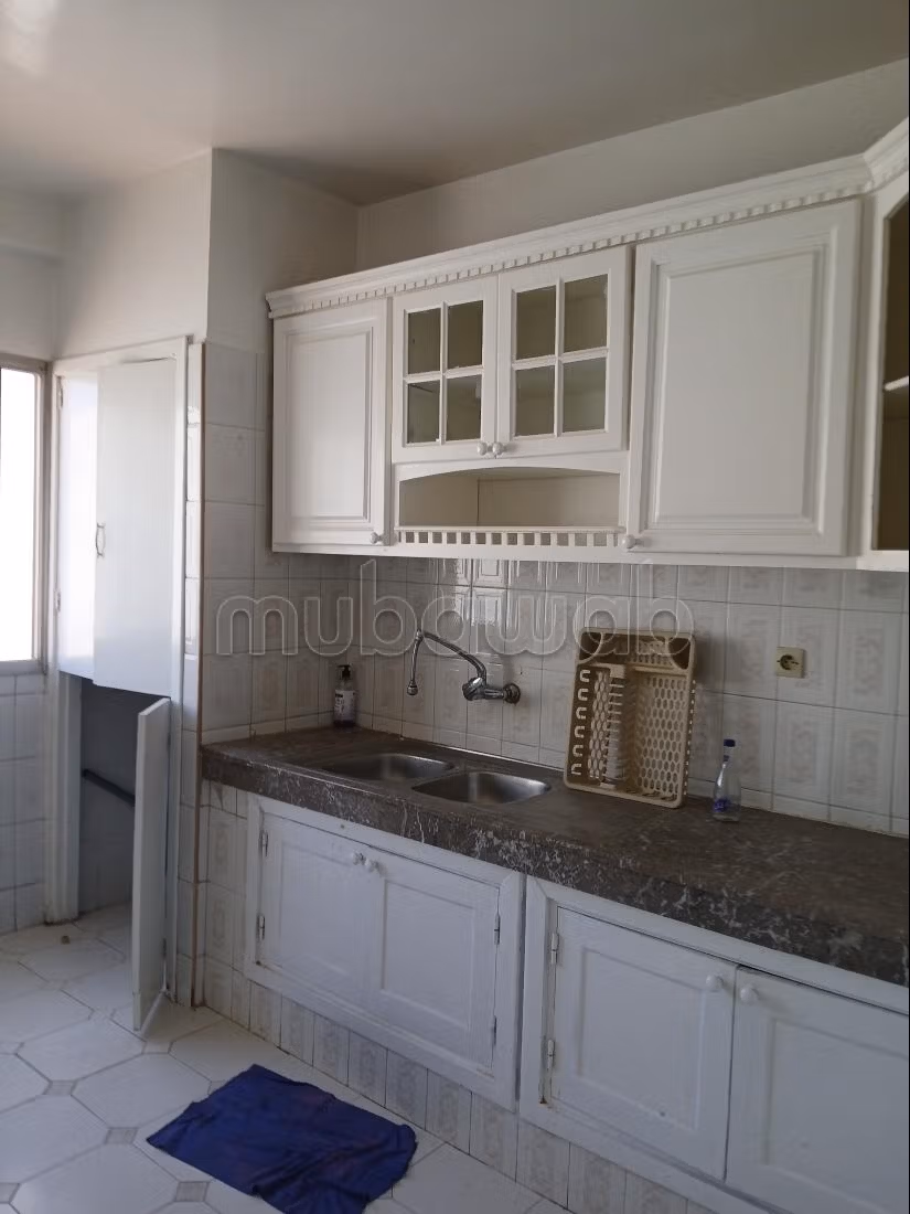 Vente d'un bel appartement à Agdal. Surface de 114 m². Salon traditionnel, antenne parabolique générale — 4
