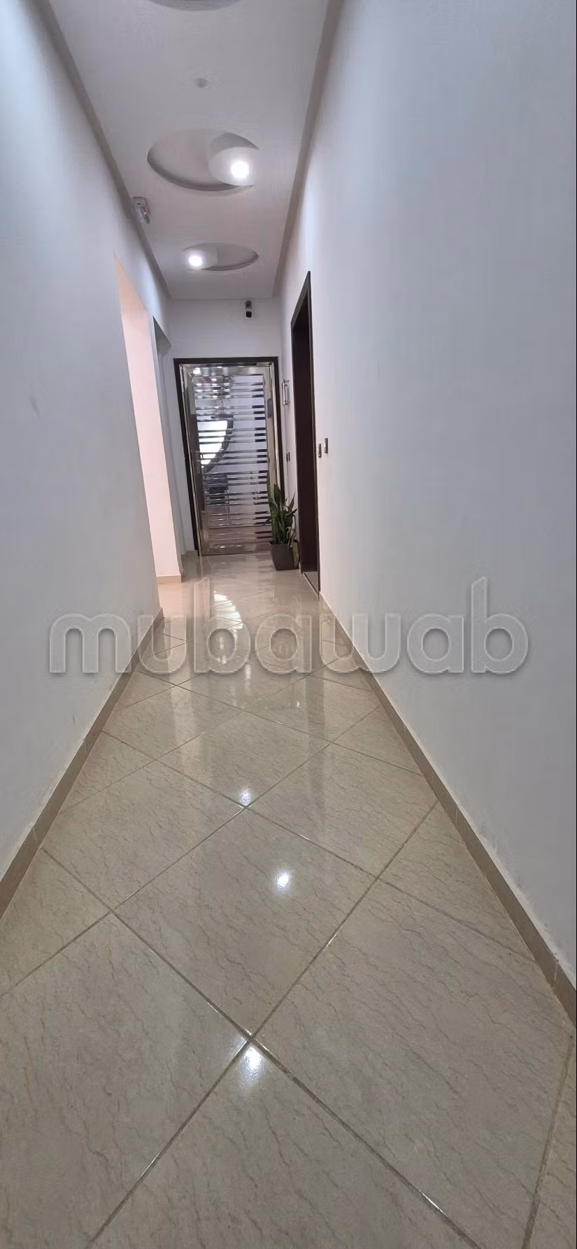 Offices for rent in Ben Guerir. Total area 40 m². Reinforced door and double glazing system.
