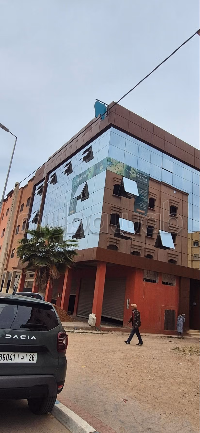 Offices for rent in Ben Guerir. Total area 40 m². Reinforced door and double glazing system.