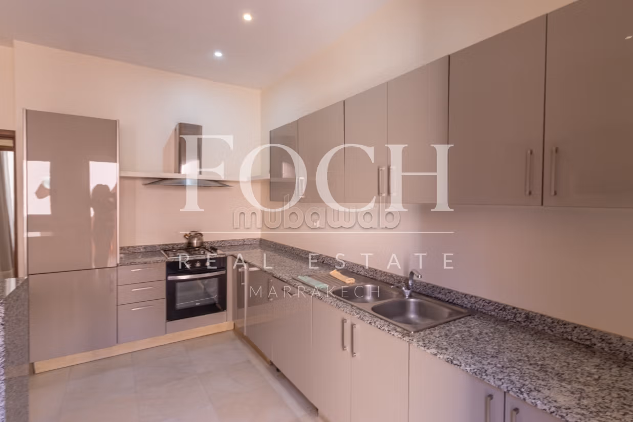 Modern and bright villa on prestigious golf