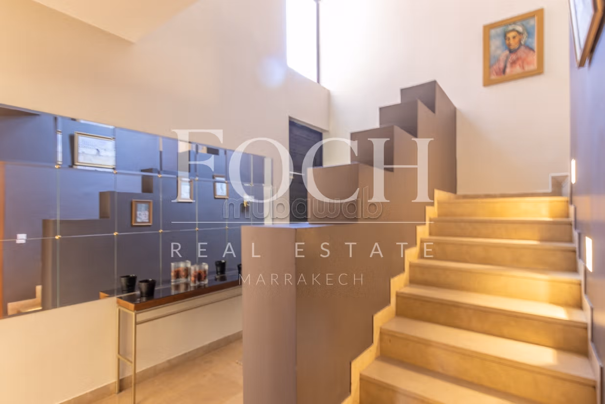 Modern and bright villa on prestigious golf