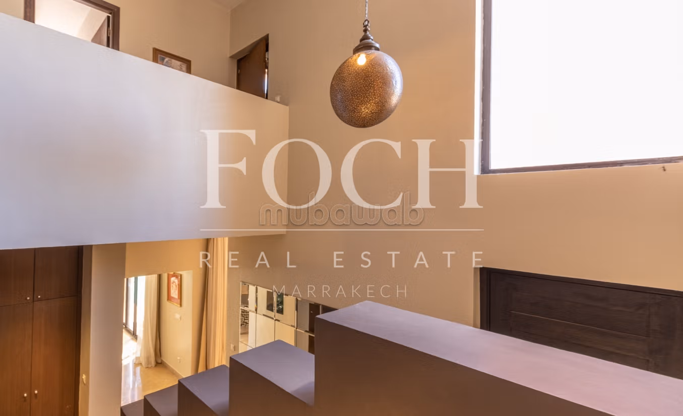 Modern and bright villa on prestigious golf