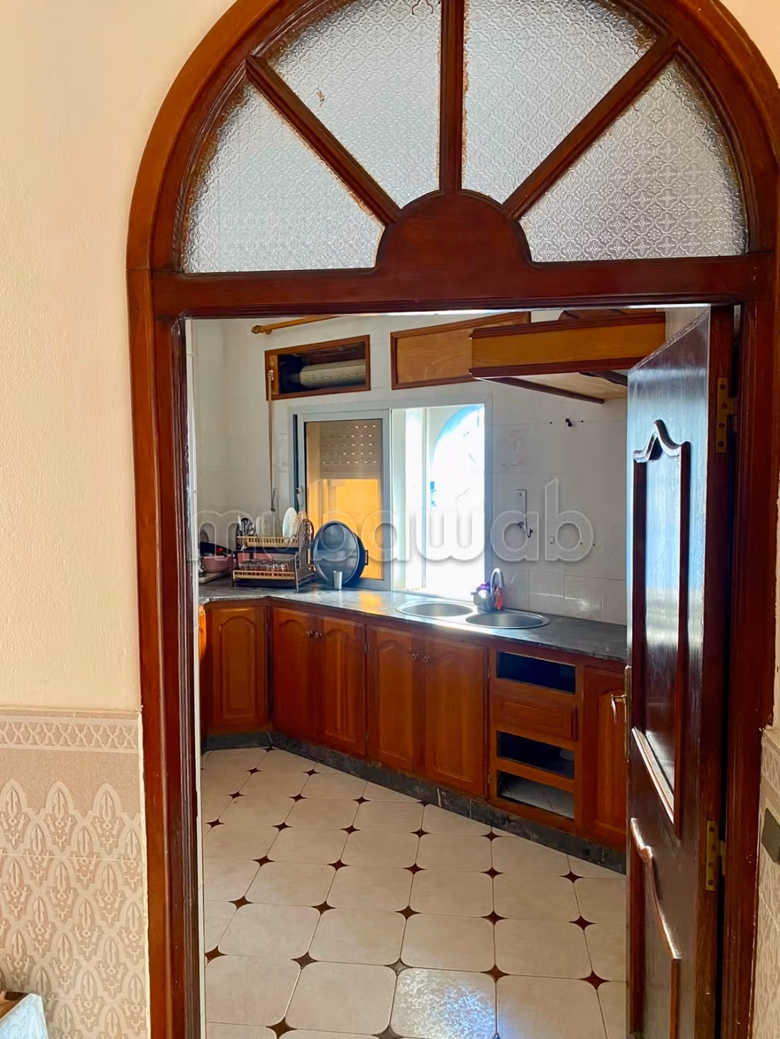 Ruim appartement te huur in de stad Mdiq – Dichtbij de zee