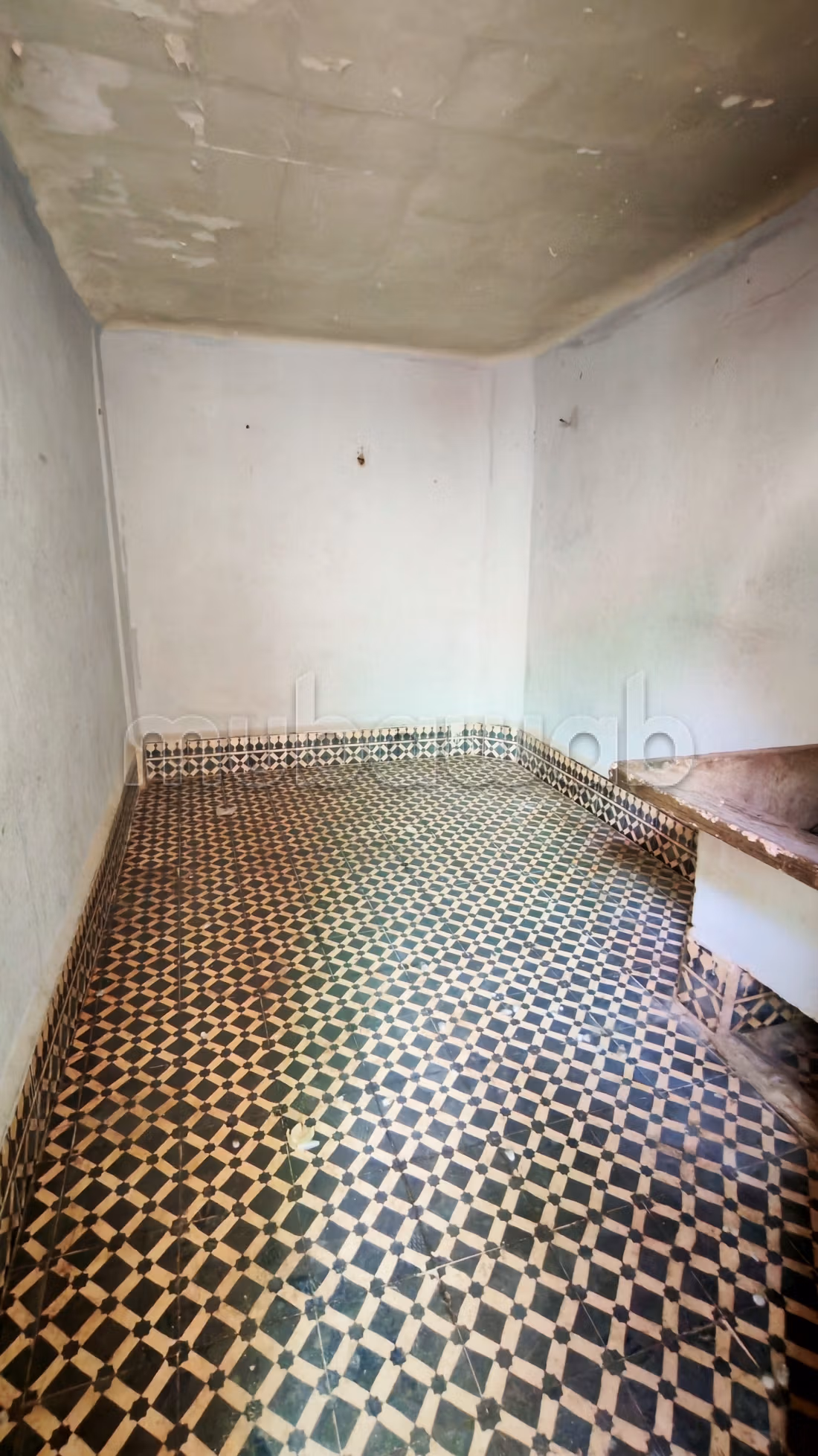 MOUASSINE TITLE 90m² to renovate