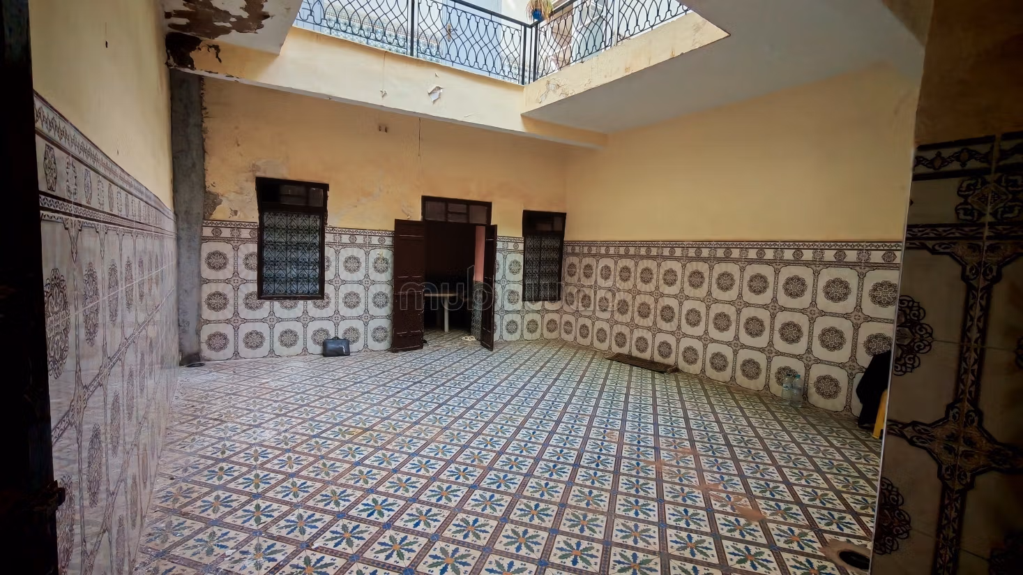 MOUASSINE TITLE 90m² to renovate