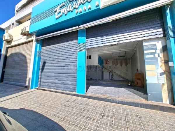 Mandarona – local comercial de 99 m² a la venta