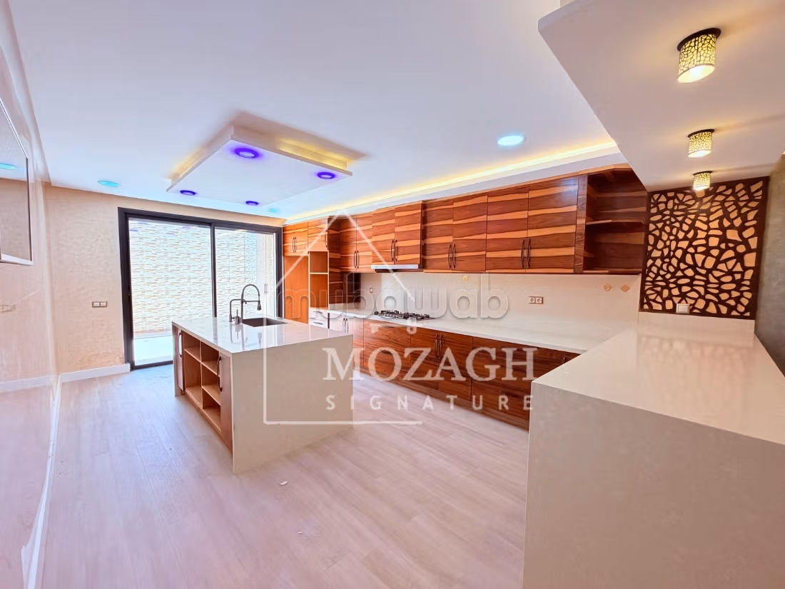 Splendid villa with private pool on residence