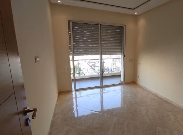 Apartamento superbe en venta en Hay Massira. 1 Pieza. Jardín y ascensor