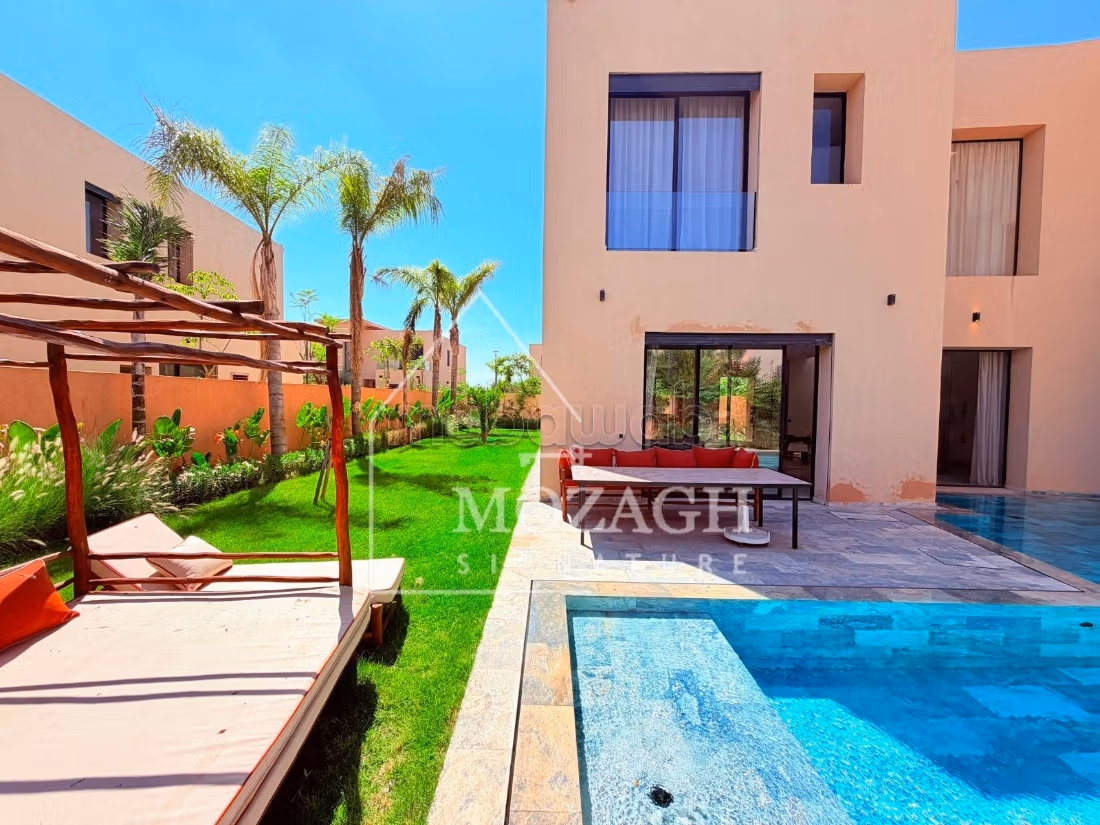Charming modern villa with private pool