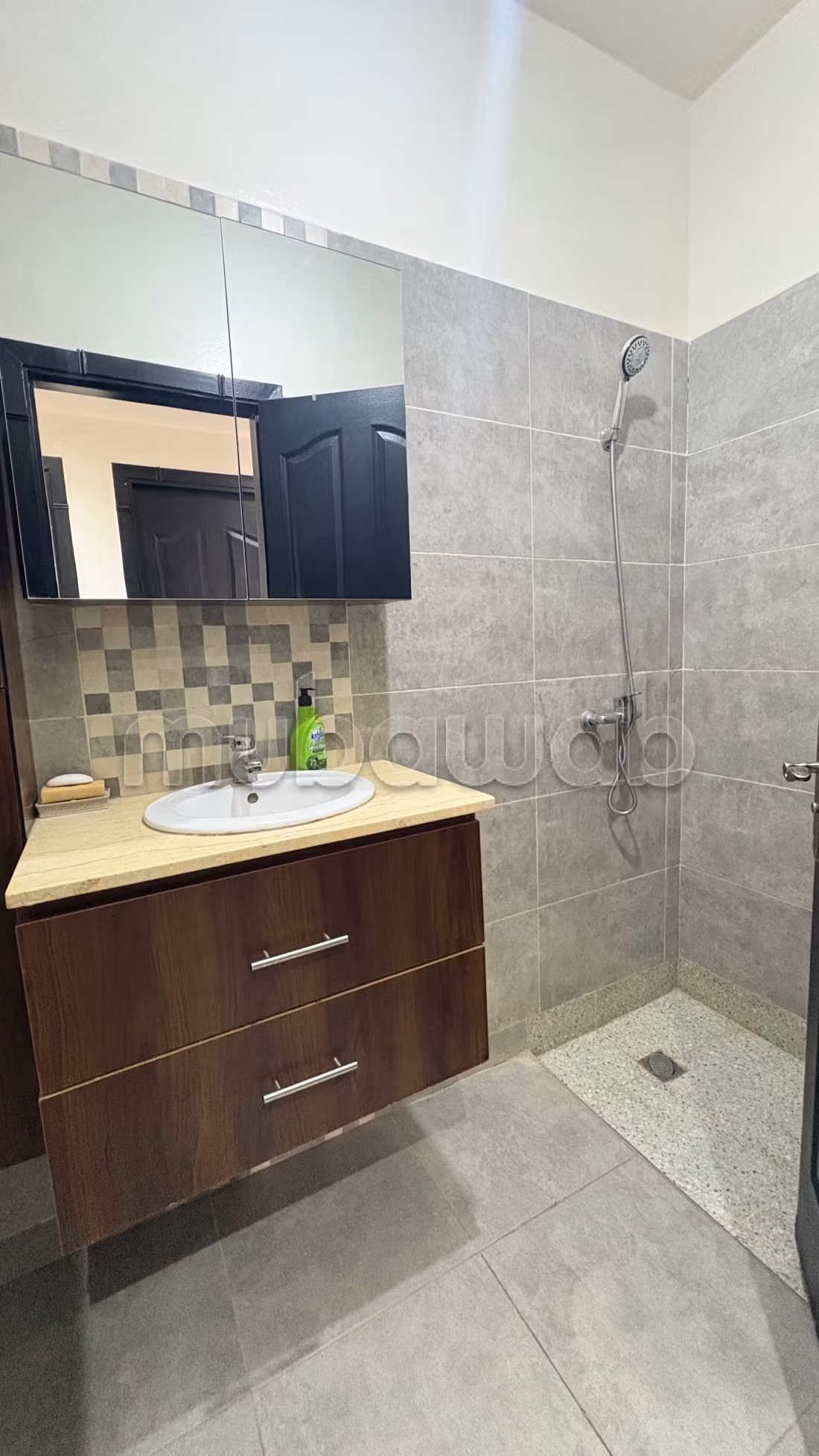 Appartamento in affitto a Hay Mabrouka. Superficie 62 m². Ben arredato