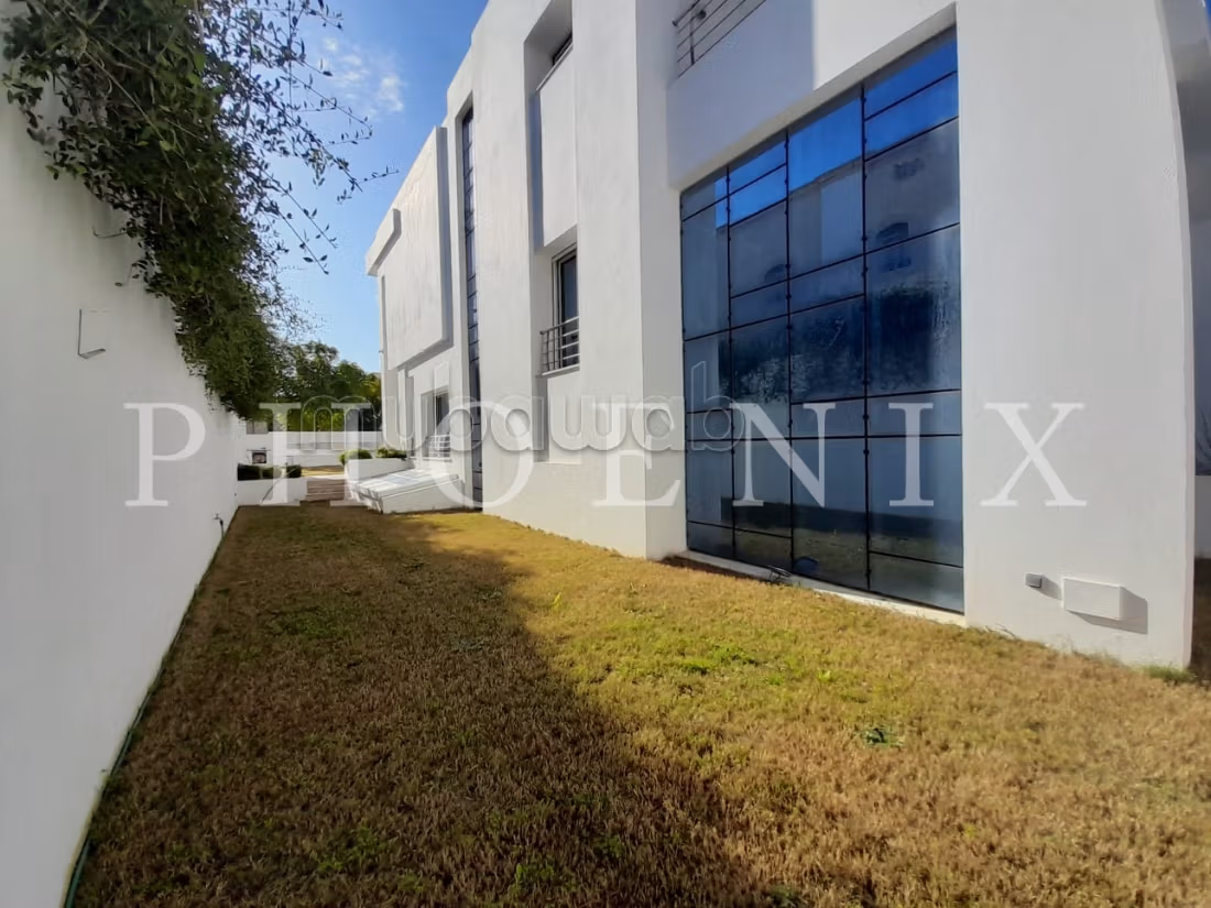 Modern Villa S4 with Pool at Lake 2