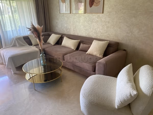 Muy bonito apartamento en la planta baja en alquiler