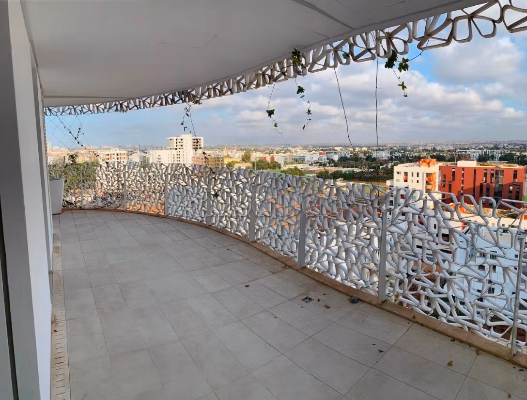 Bel appartement haut standing en location longue durée à CFC avec vue dégagée et étage élevé — 4