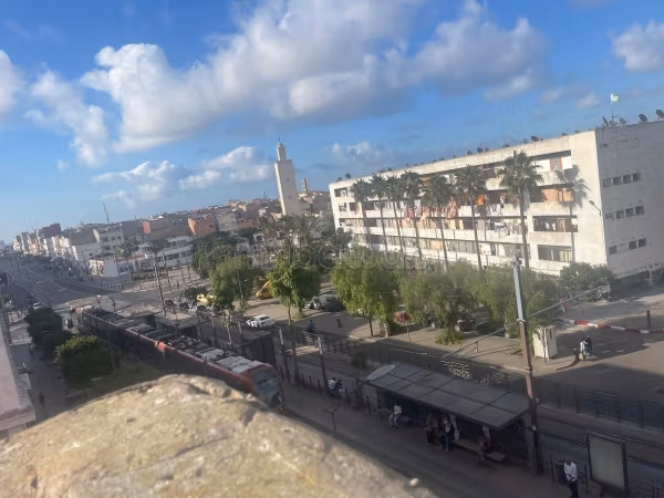 Immeuble R2 face tram Hay Mohammadi 2 façades
