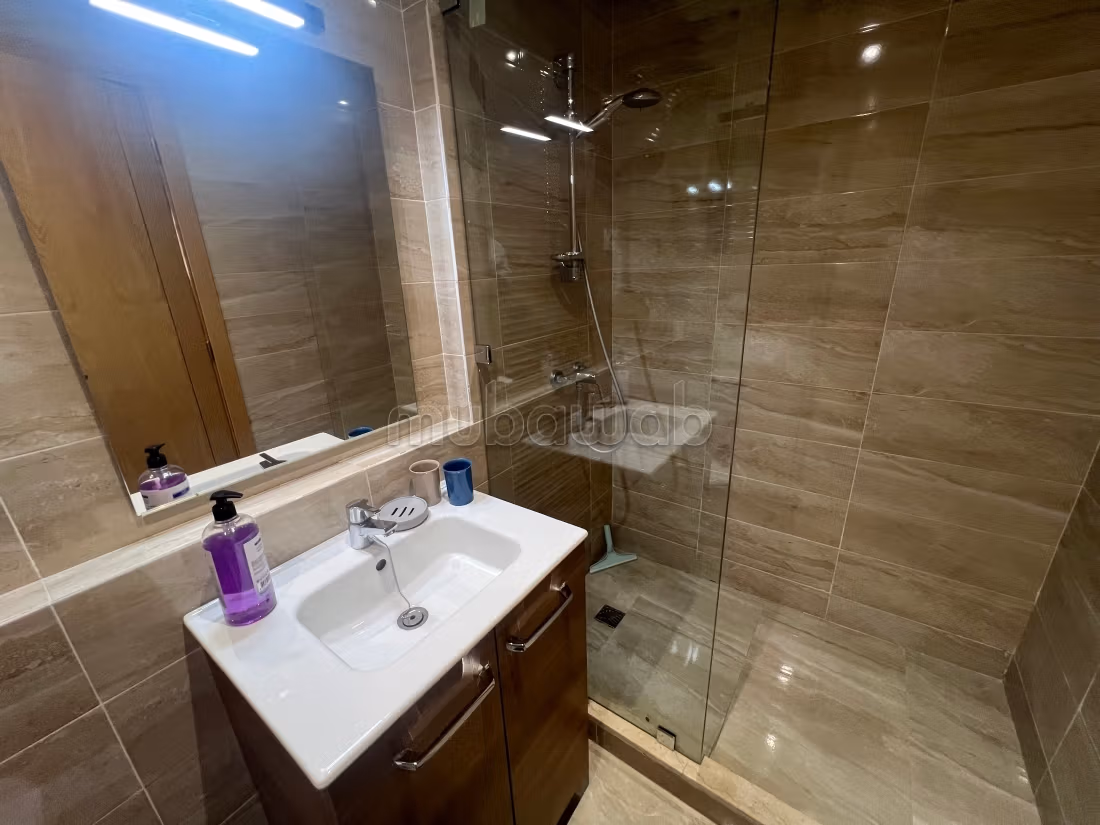 Bel appartement en location à Route Casablanca.
Surface de 55 m².
Bien meublé — 2