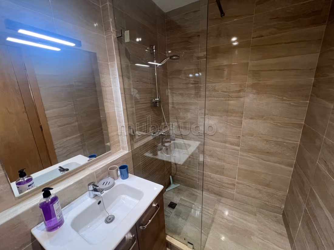 Bel appartement en location à Route Casablanca.
Surface de 55 m².
Bien meublé — 4