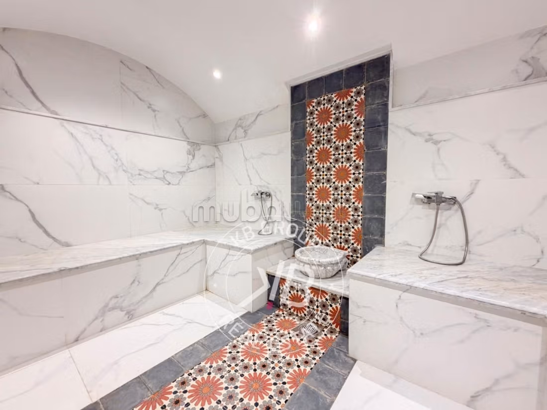 Splendide villa à vendre à Souissi. 
6 pièces