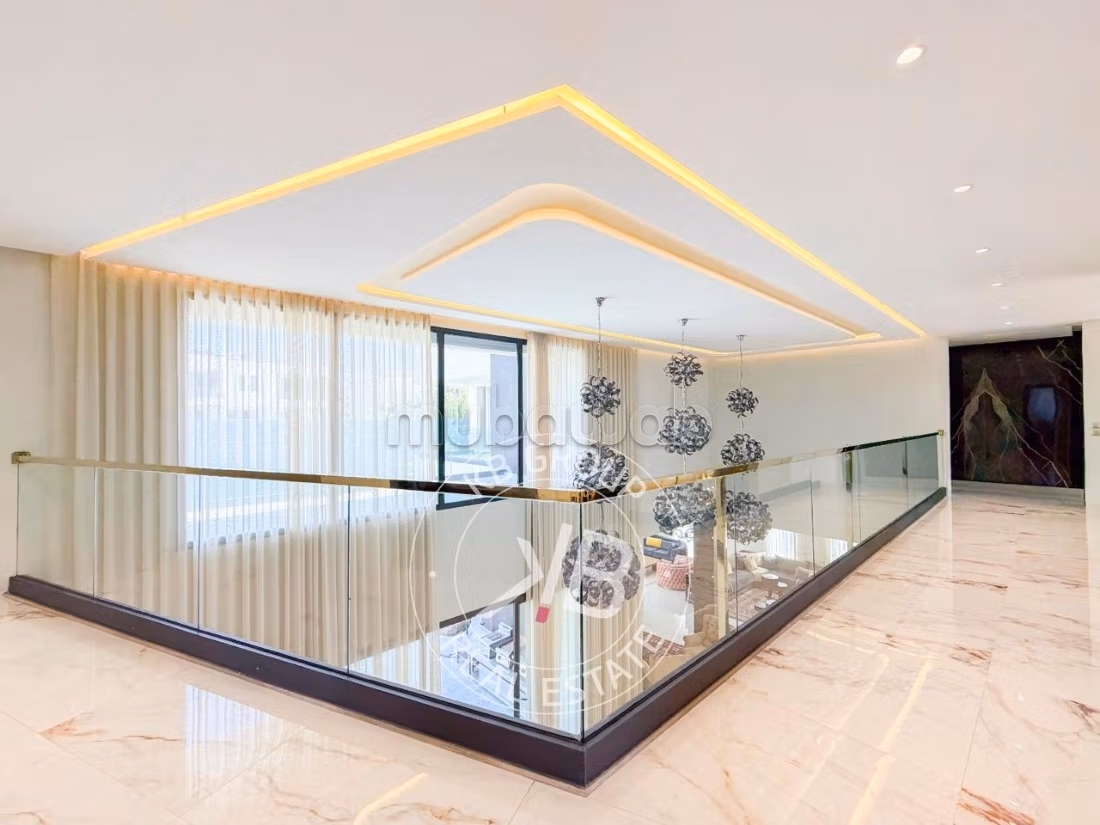 Splendide villa à vendre à Souissi. 
6 pièces