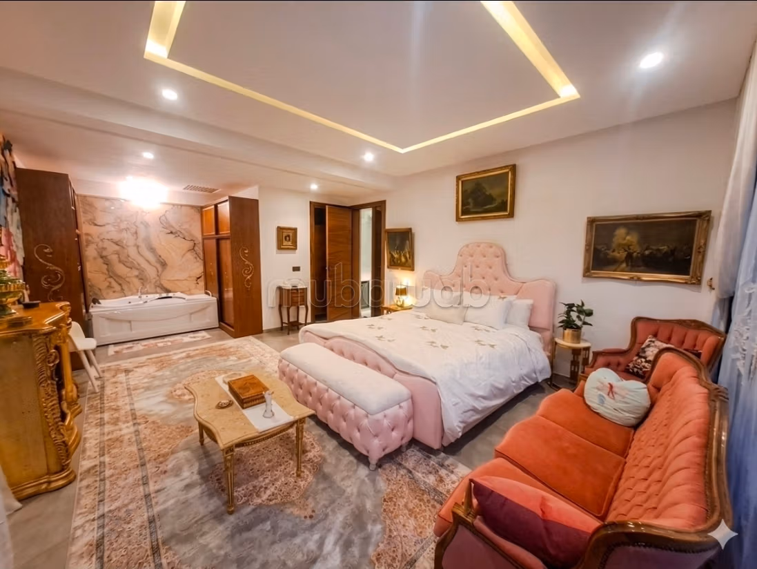 Hoge standaard villa te koop aan de Fesweg km 17.6 kamers. Gemeubileerd