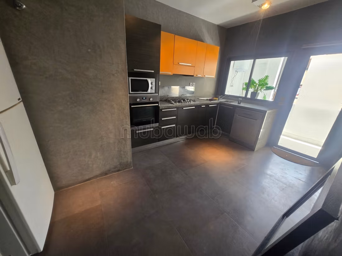 Très bel appartement en location à Racine. 
3 pièces. 
Meublé — 5