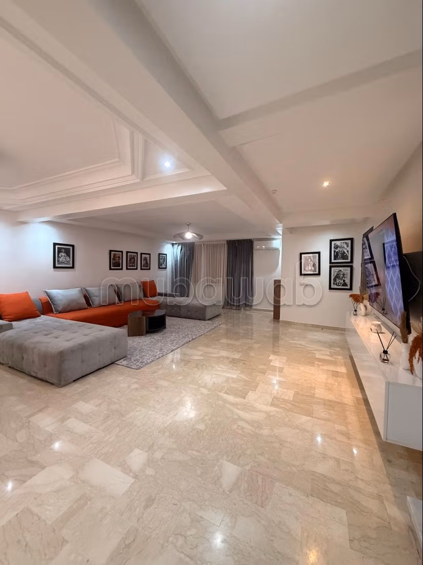 Superbe appartement à louer à Guéliz. 
2 chambres agréables. 
Meublé — 2