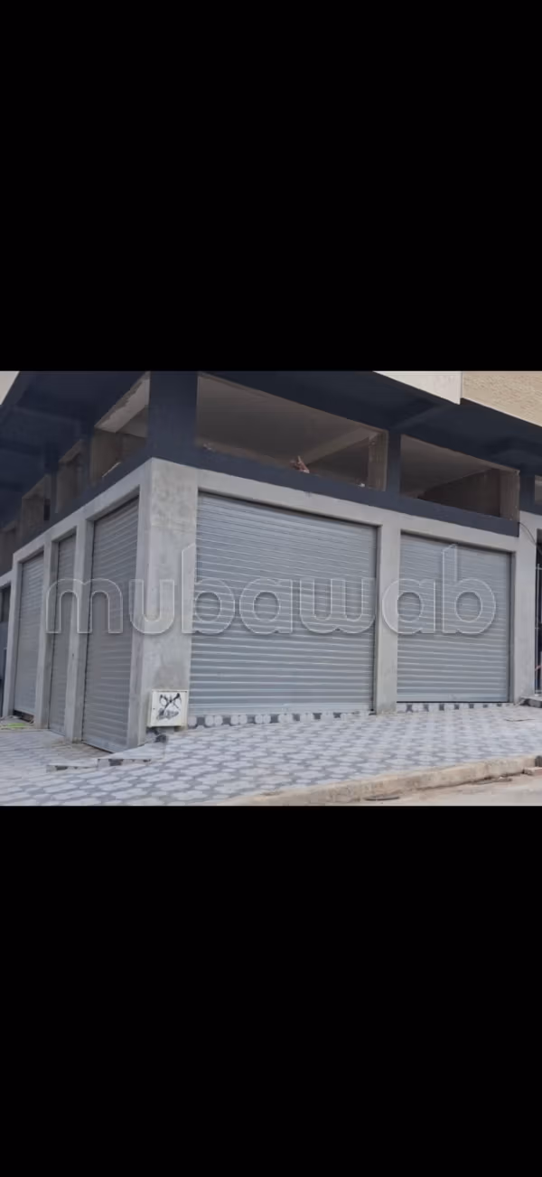 Magasin d angle exceptionnel à bouskoura