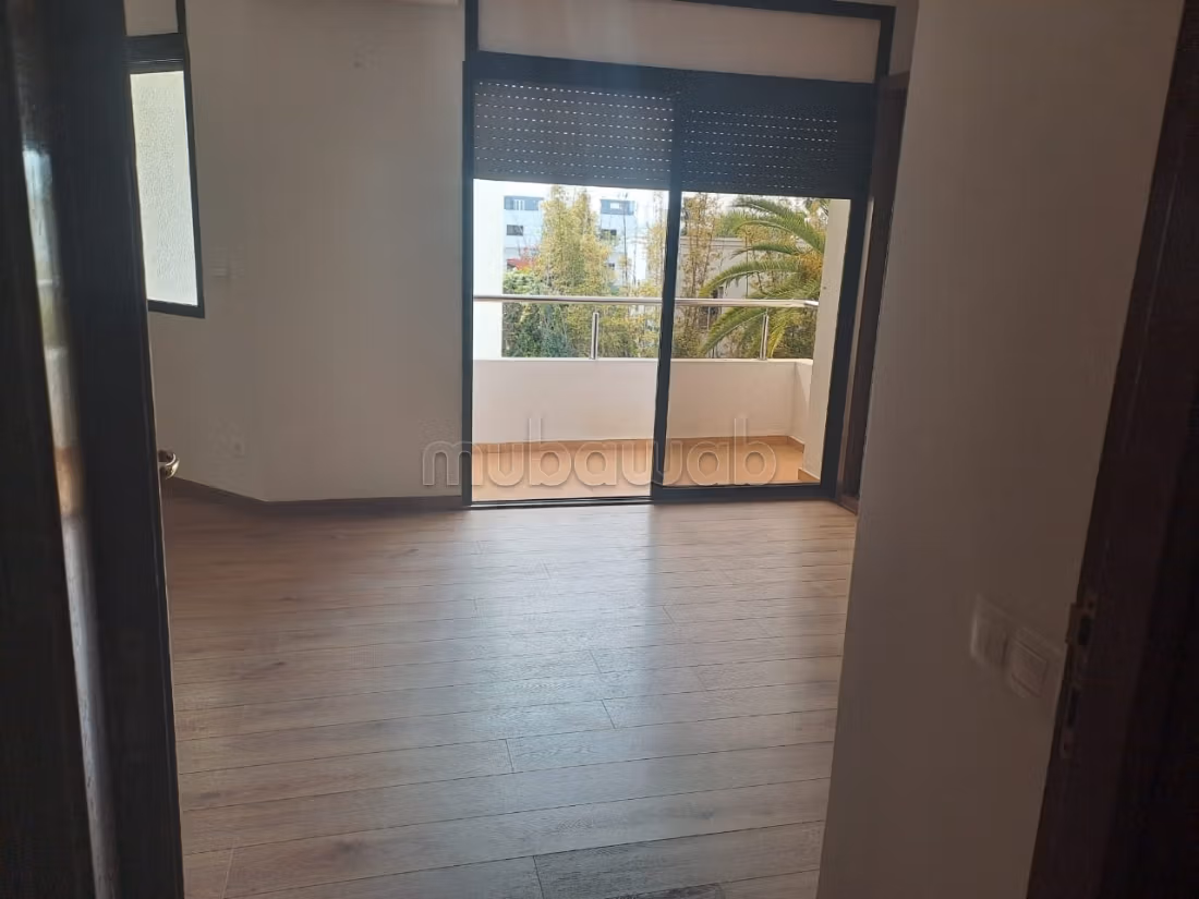 Bel Appartement à louer à AIN DIAB — 5
