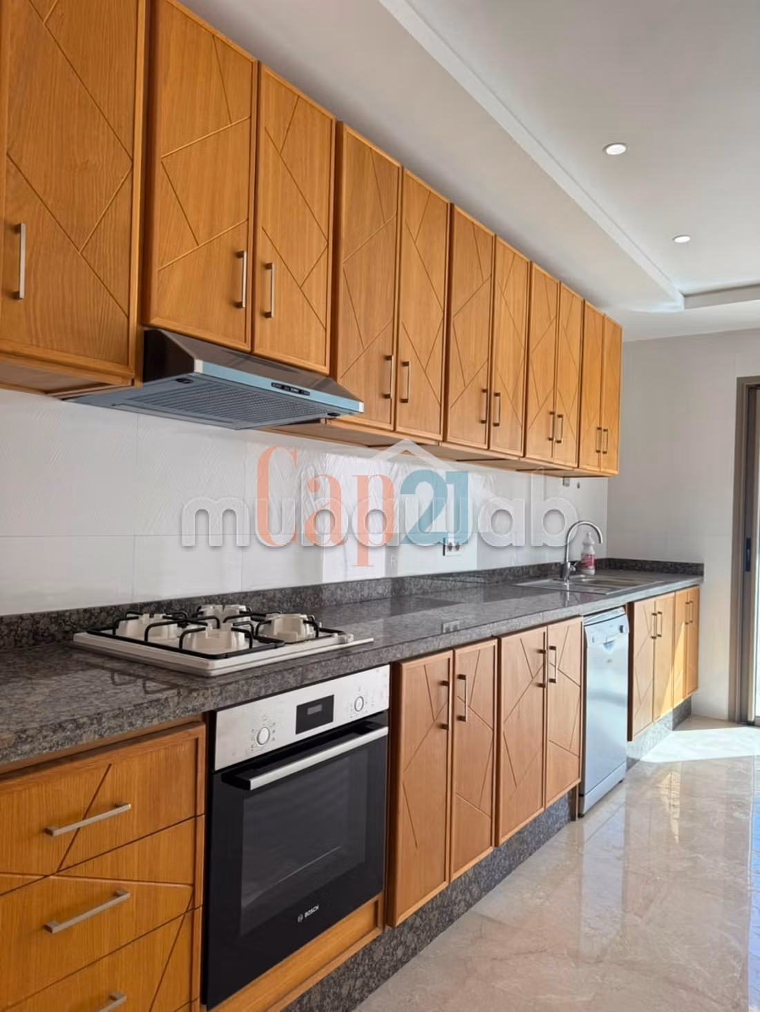 Appartement avec 3 chambres vide à louer 
Iberia — 2