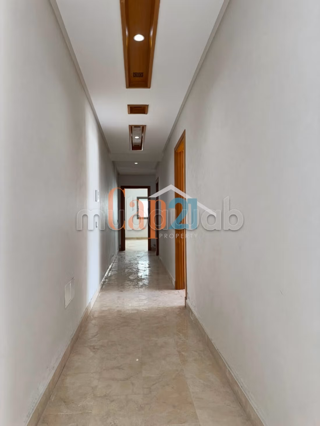 Appartement avec 3 chambres vide à louer 
Iberia — 6