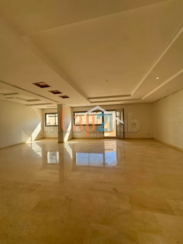 Appartement avec 3 chambres vide à louer 
Iberia