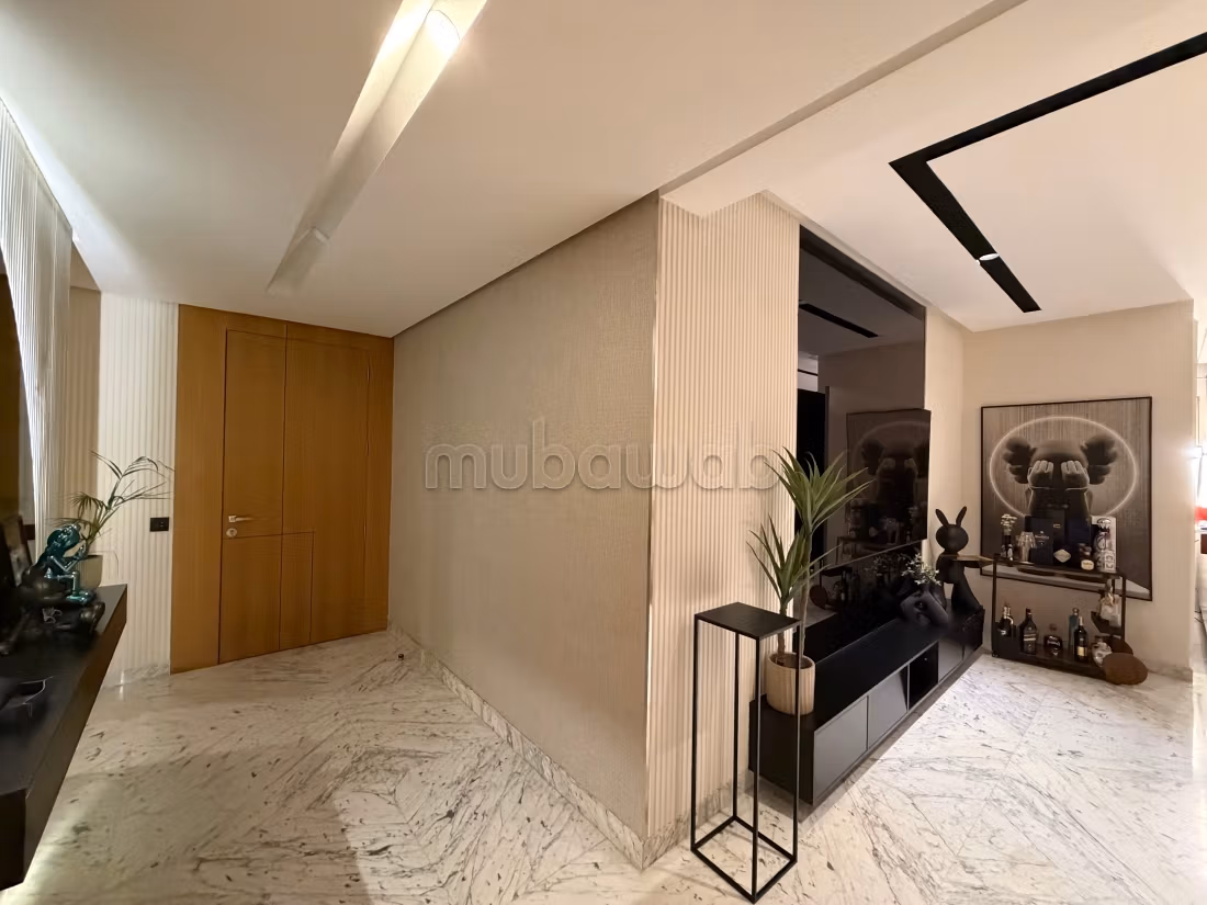 Bellissimo appartamento in affitto a Maârif. 3 belle camere. Ben arredato