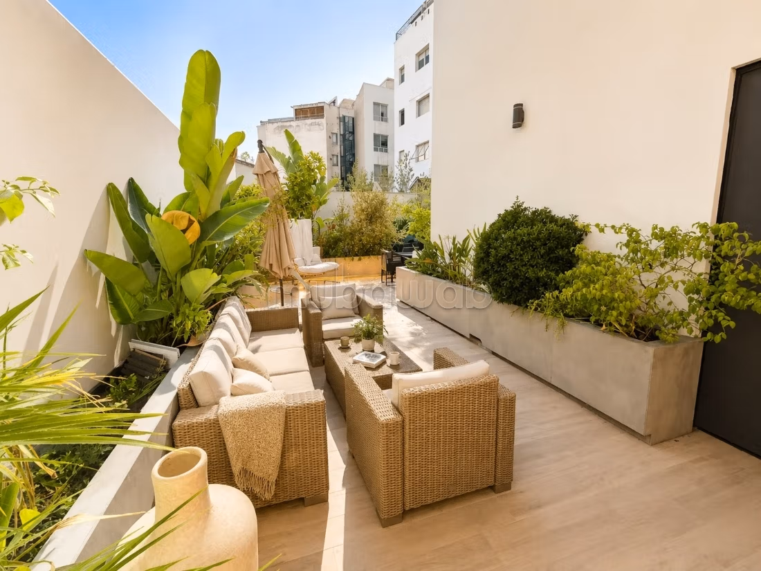 Bellissimo appartamento in affitto a Maârif. 3 belle camere. Ben arredato