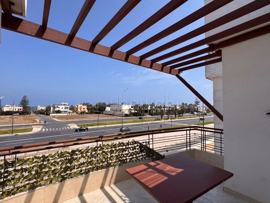 Exception F4 meuble avec terrasse au coeur harouhr