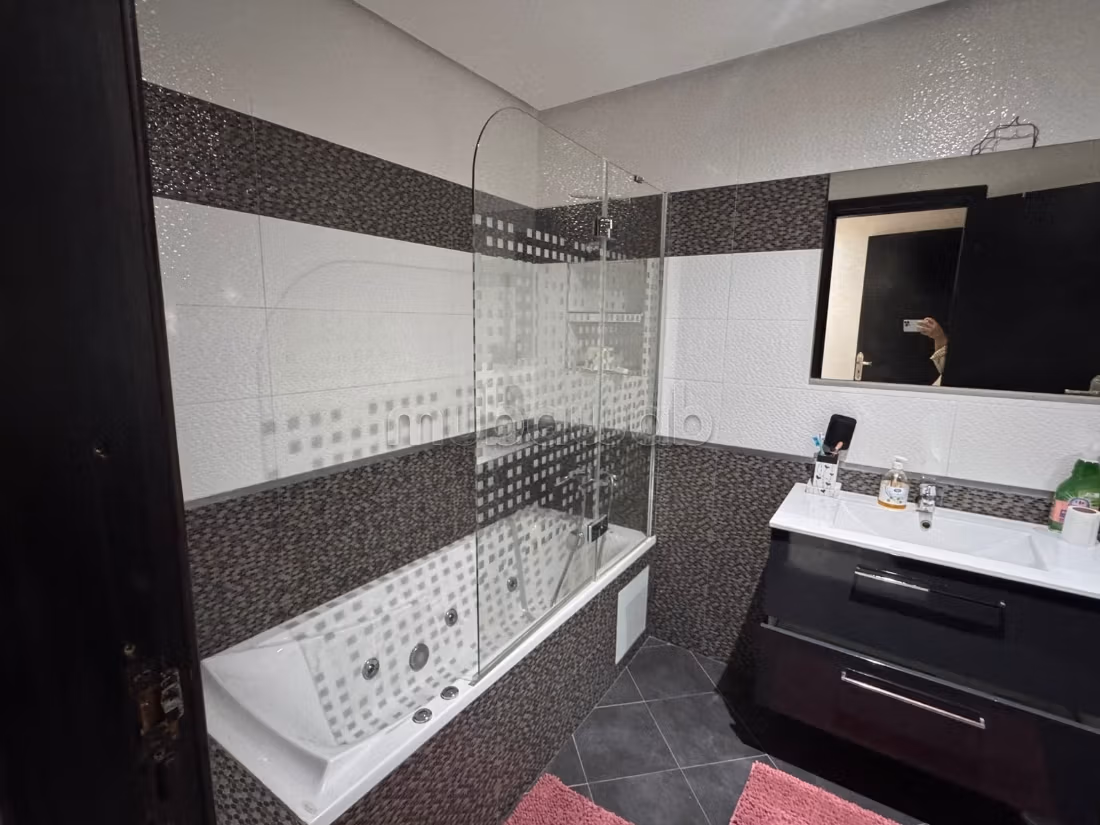 Exception F4 meuble avec terrasse au coeur harouhr