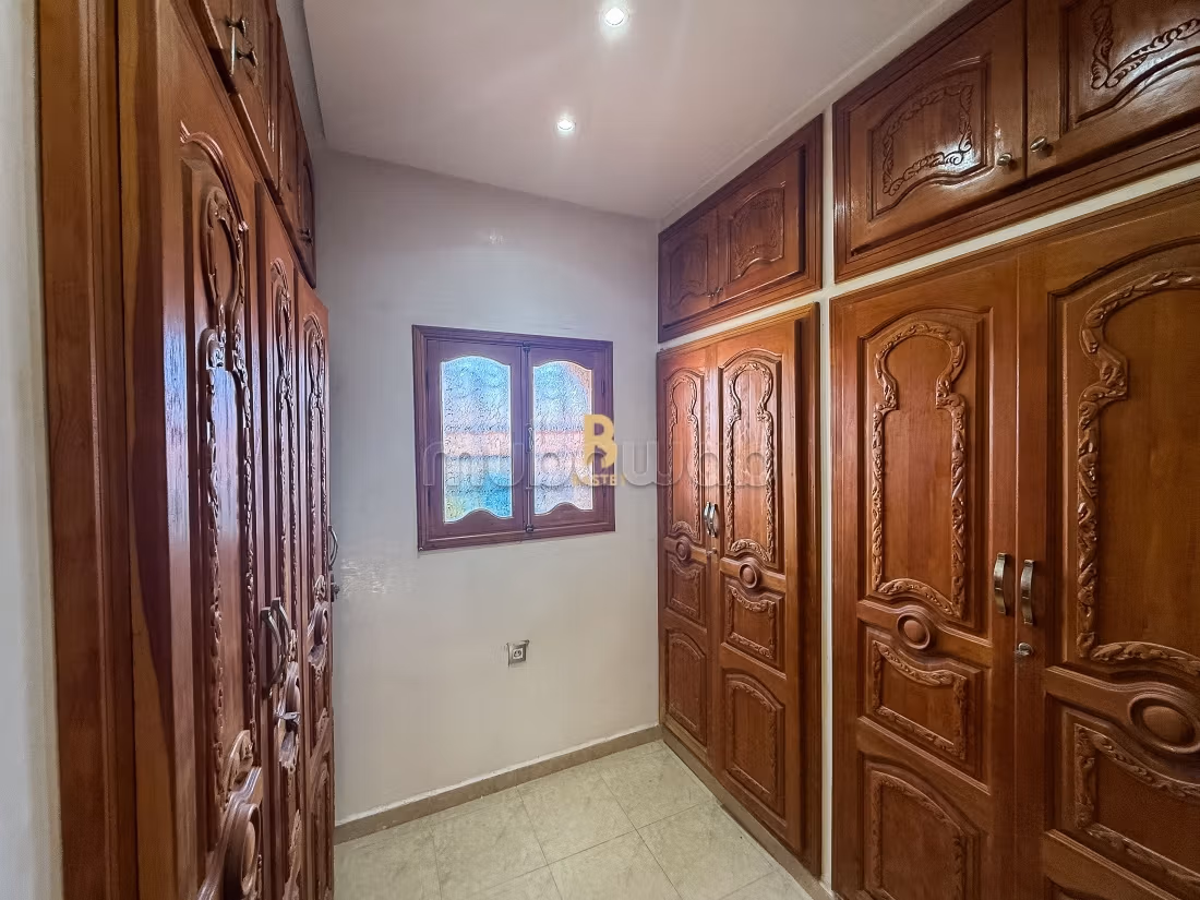 Superb Villa En Venta A Targa
