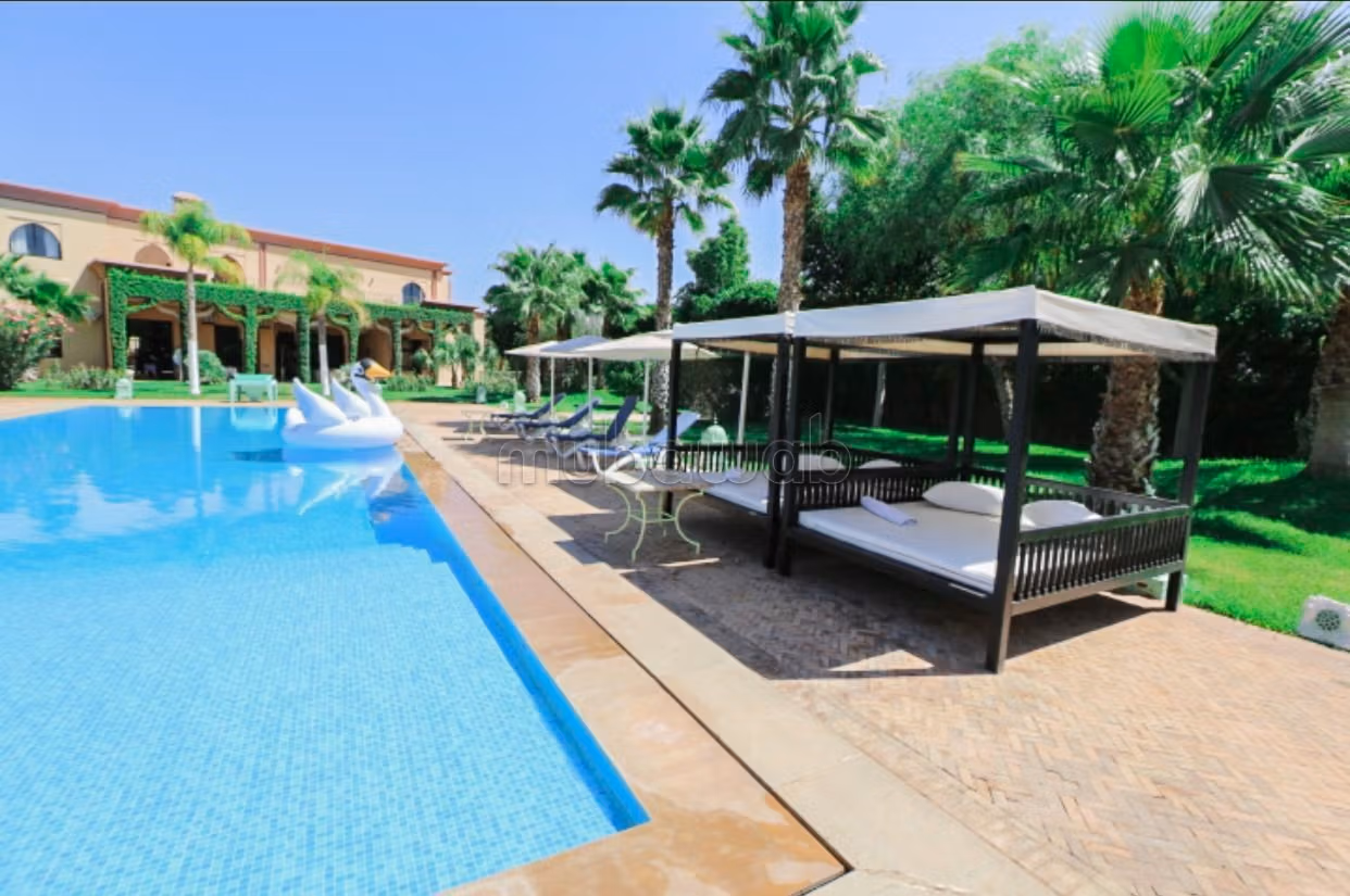 Demeure Luxueuse En Vente A Marrakech Avec VNA