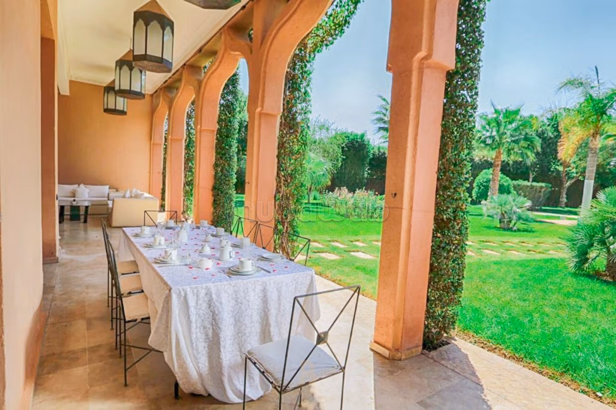 Demeure Luxueuse En Vente A Marrakech Avec VNA