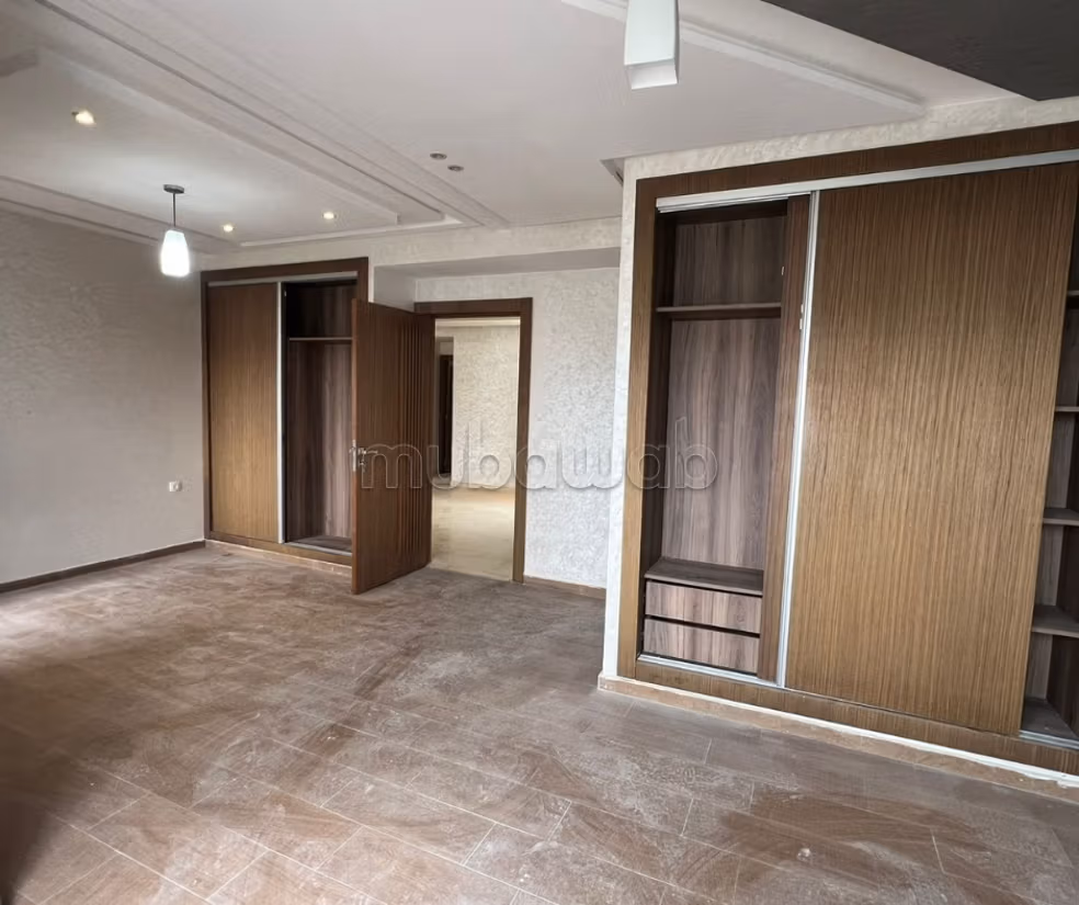 Bel appartement deux façades opposées à vendre