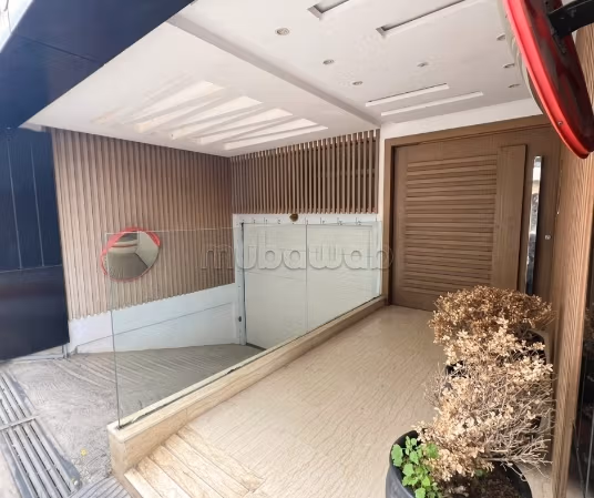 Bonito apartamento de dos fachadas opuestas en venta
