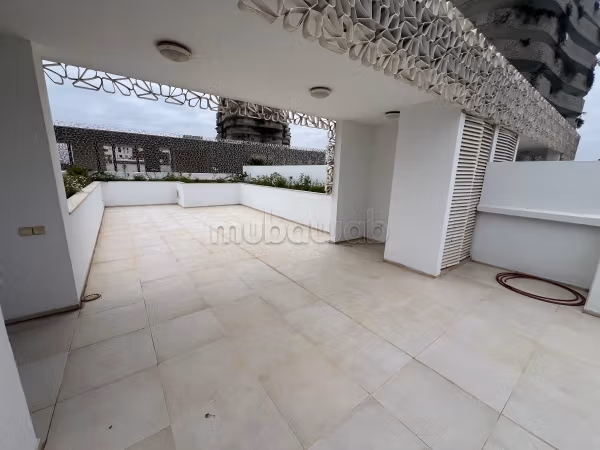 Magnifique Appartement Meublé avec Rooftop Privatif dans une Résidence Haut Standing