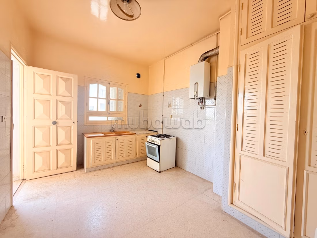 Empty S1 apartment for rent