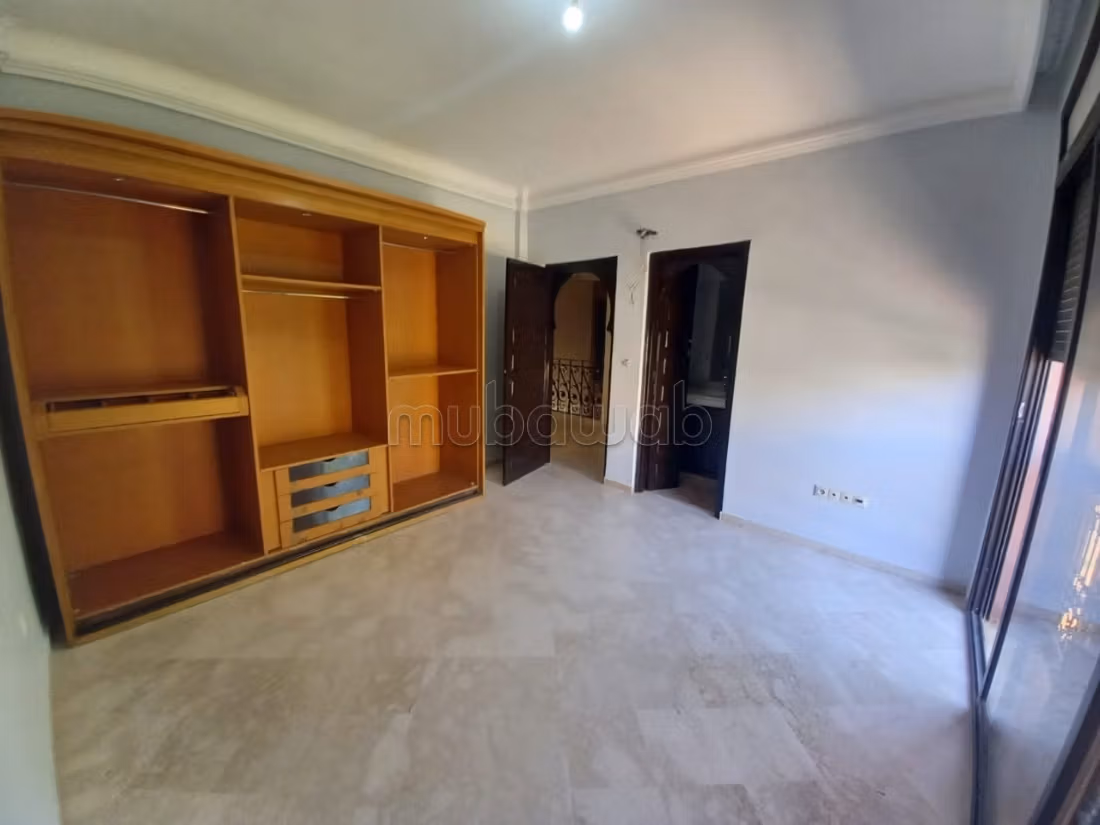Villa in affitto vuota con 3 suite a Targa