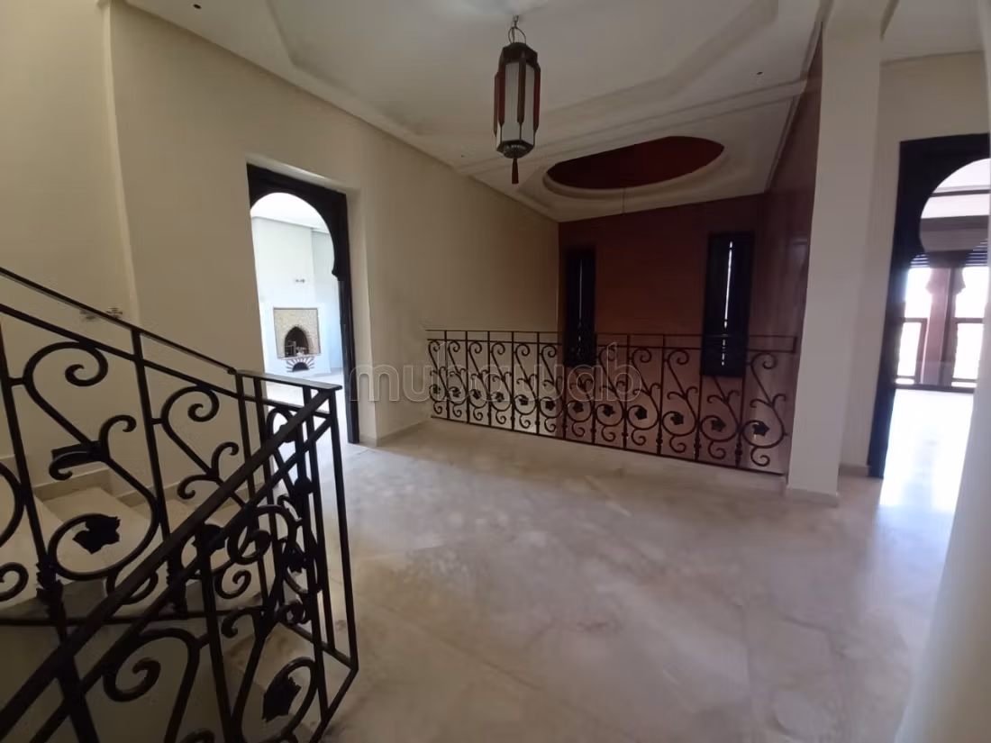 Villa in affitto vuota con 3 suite a Targa
