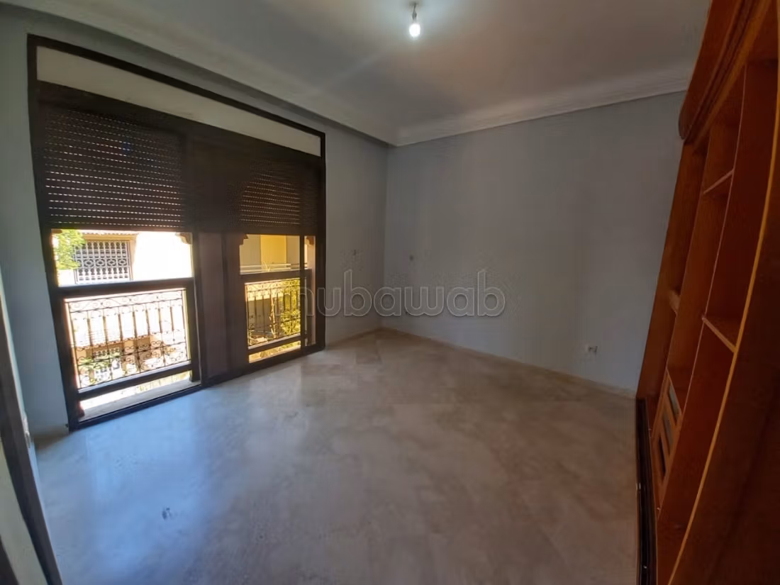Villa in affitto vuota con 3 suite a Targa